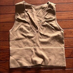 V-Neck Ribbed Cropped Tank Top - Tan